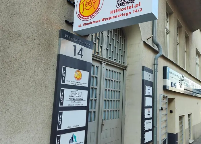 Хостел Happy House *